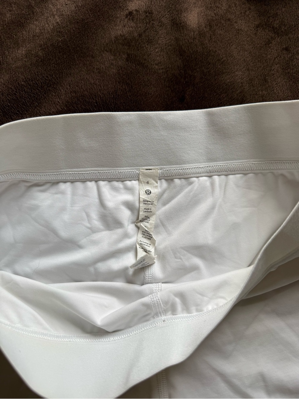 Lululemon white spandex with pockets - Picture 2 of 4